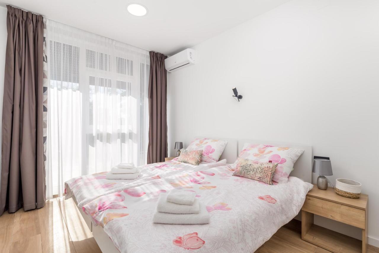 Trio Apartment
